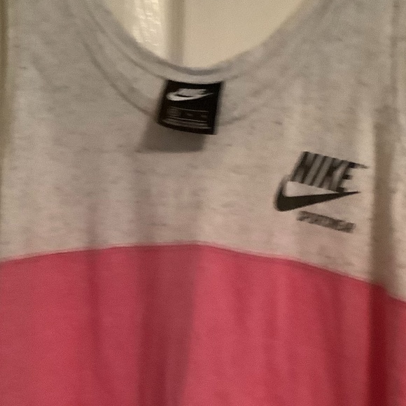 Nike - Picture 2 of 3